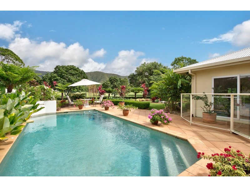 Kewarra Beach QLD 4879