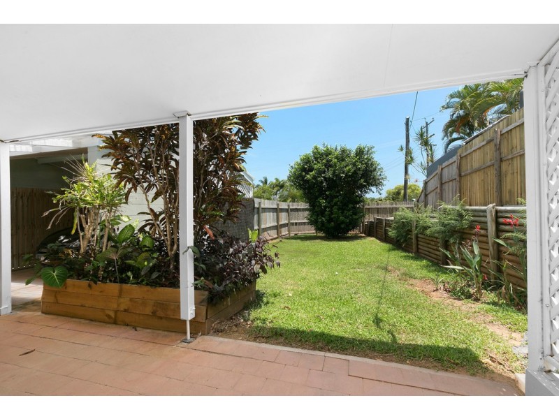 7 Madang Street, Trinity Beach QLD 4879