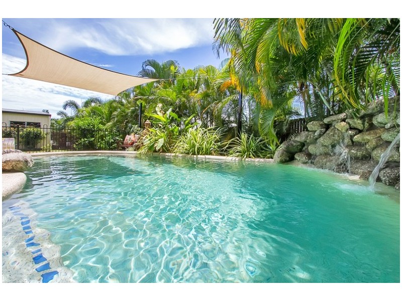3 Savannah Street, Palm Cove QLD 4879