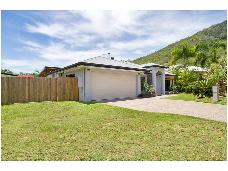 3 Savannah Street, Palm Cove QLD 4879