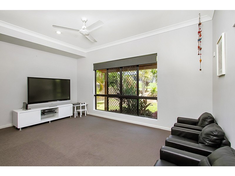 3 Savannah Street, Palm Cove QLD 4879