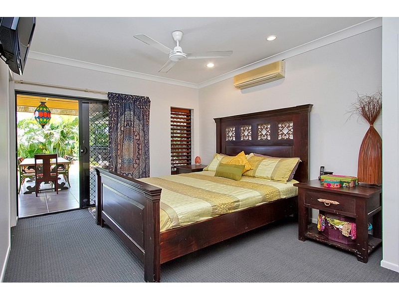 3 Savannah Street, Palm Cove QLD 4879
