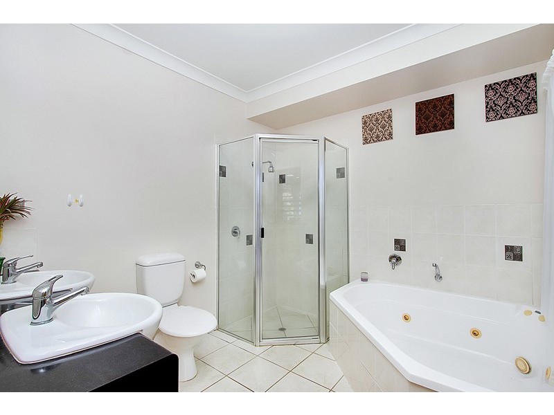 3 Savannah Street, Palm Cove QLD 4879