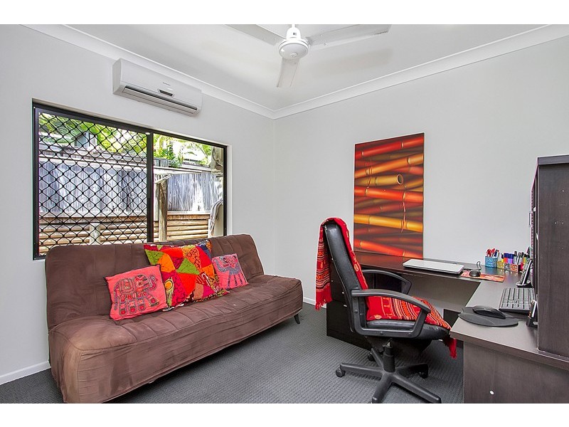 3 Savannah Street, Palm Cove QLD 4879