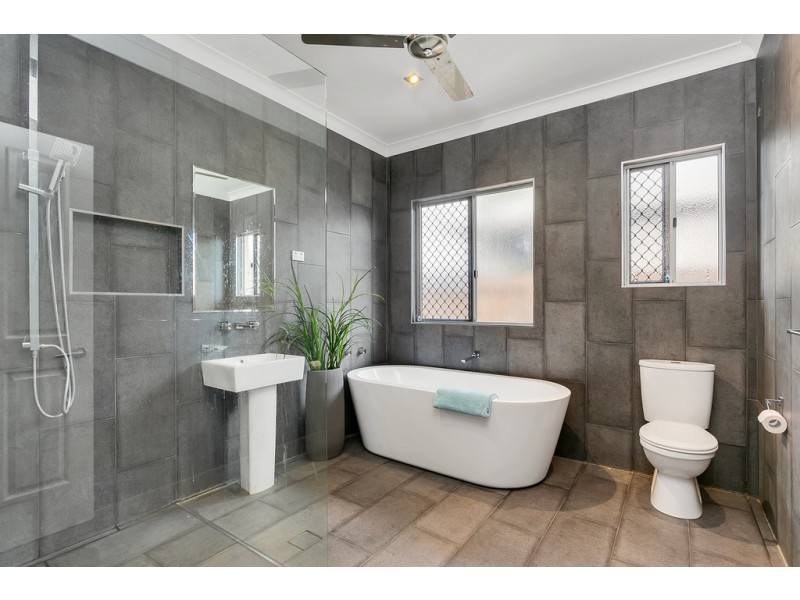 10 Iridescent Drive, Trinity Park QLD 4879