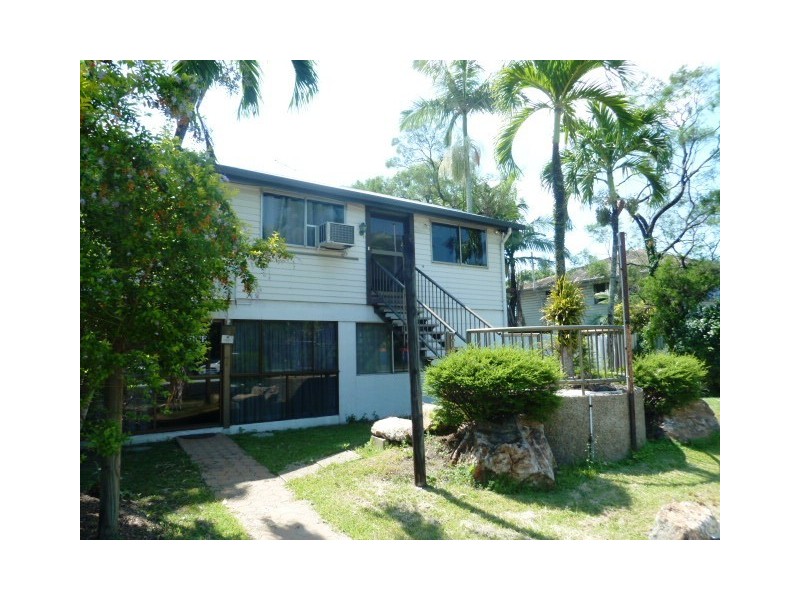 7 Pease Street, Manoora QLD 4870