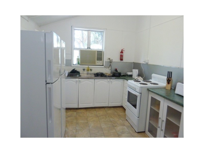 7 Pease Street, Manoora QLD 4870