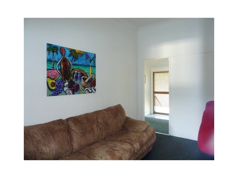 7 Pease Street, Manoora QLD 4870