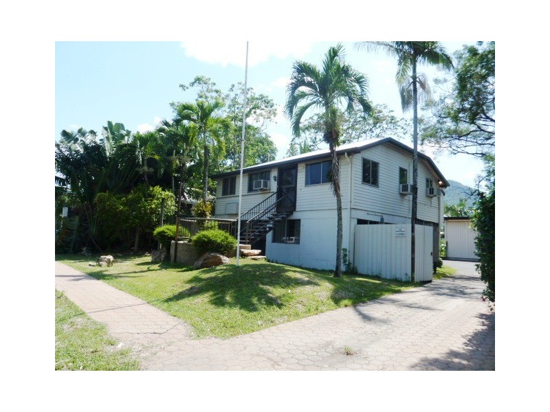 7 Pease Street, Manoora QLD 4870