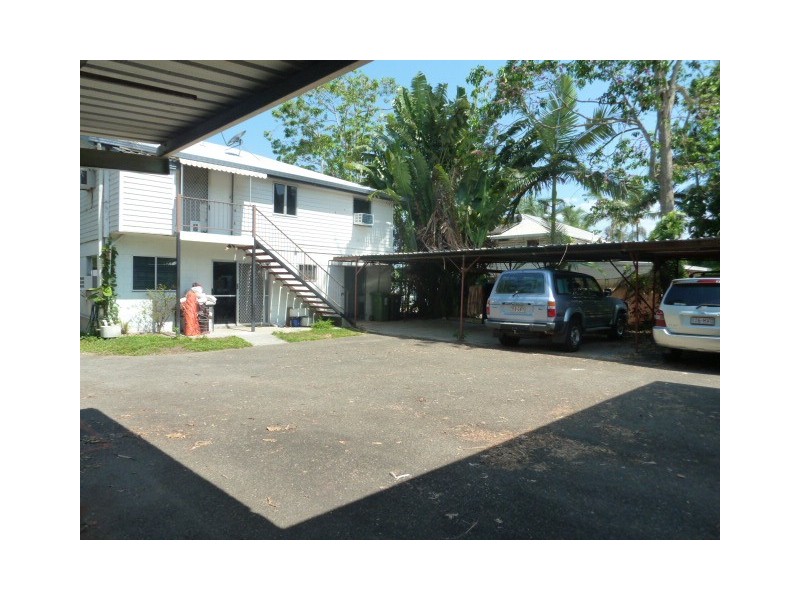 7 Pease Street, Manoora QLD 4870