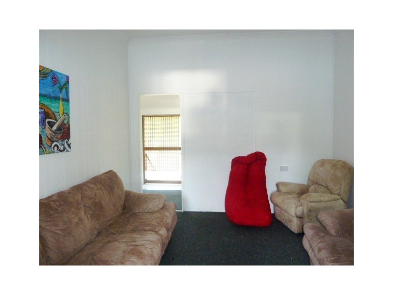 7 Pease Street, Manoora QLD 4870