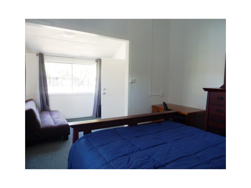 7 Pease Street, Manoora QLD 4870