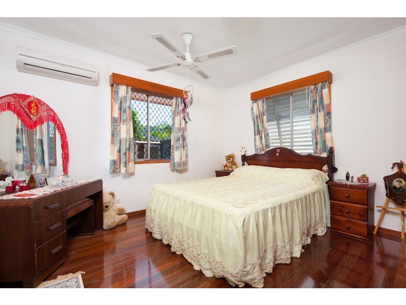 129 Jensen Street, Whitfield QLD 4870