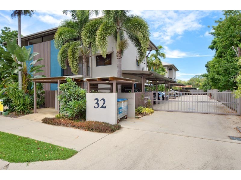 Yorkeys Knob QLD 4878