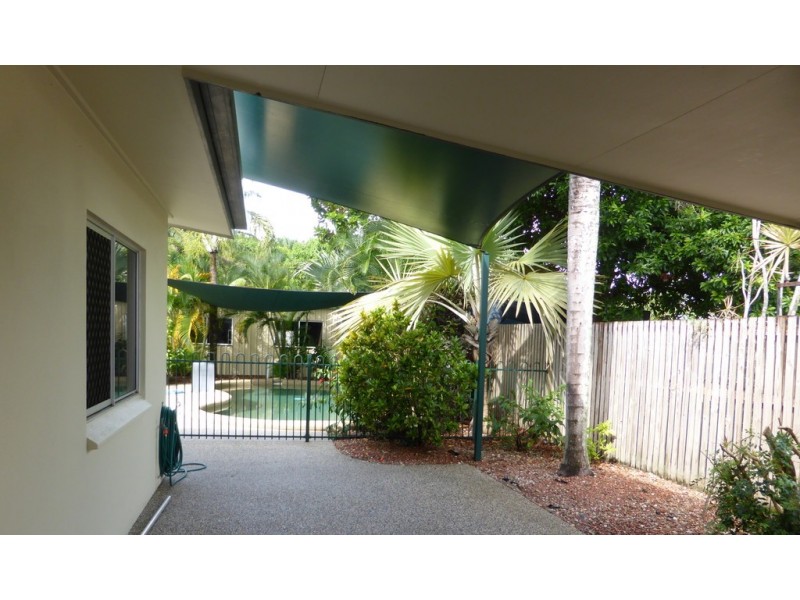 6 Derwent Street, Trinity Park QLD 4879