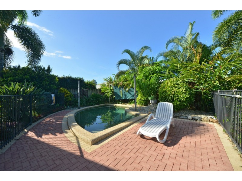 2 Bingil Close, Kewarra Beach QLD 4879
