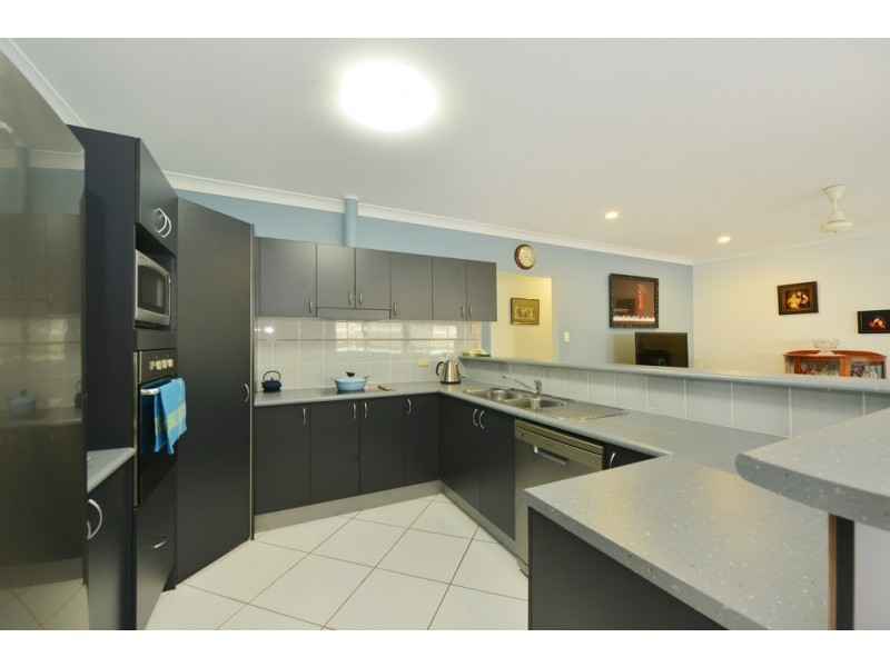 2 Bingil Close, Kewarra Beach QLD 4879