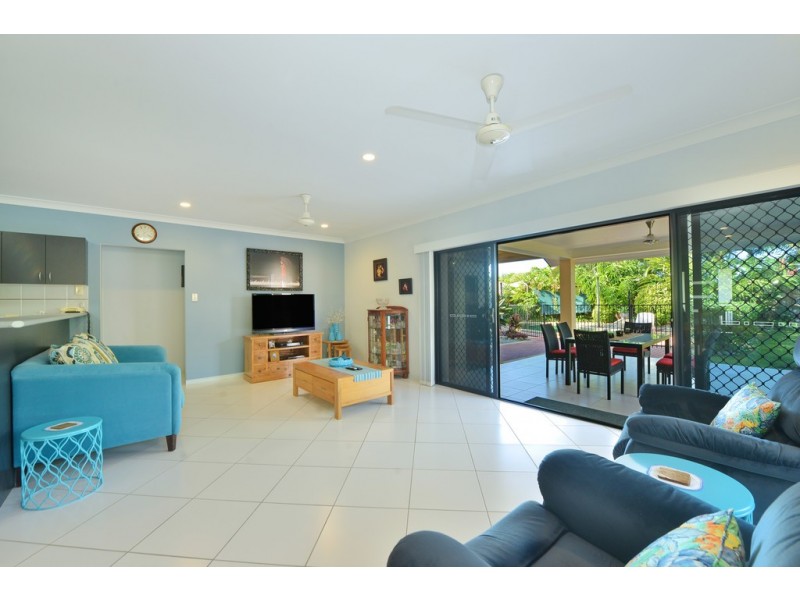 2 Bingil Close, Kewarra Beach QLD 4879