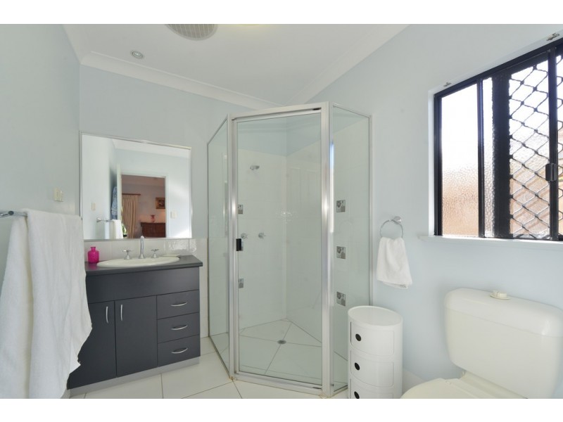 2 Bingil Close, Kewarra Beach QLD 4879