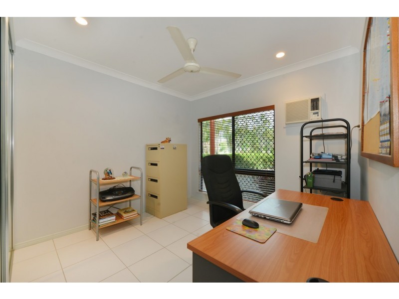 2 Bingil Close, Kewarra Beach QLD 4879