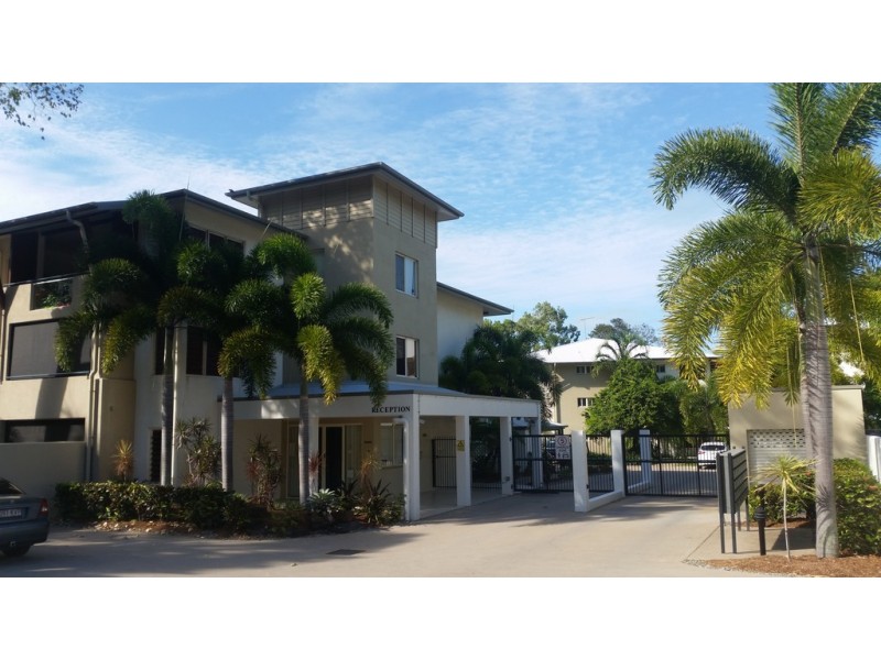 10/1804 Captain Cook Highway, Clifton Beach QLD 4879