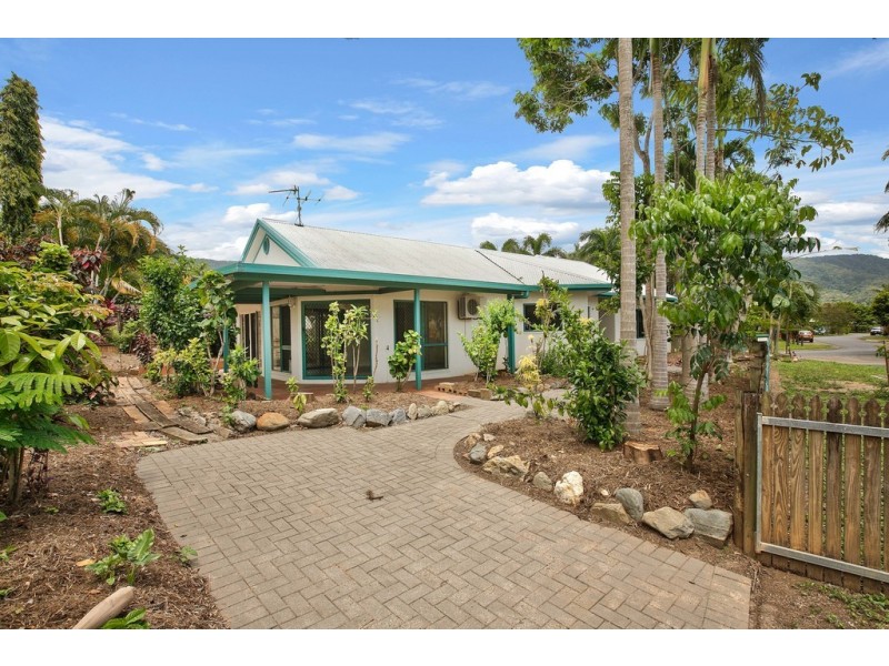 1 Corkwood Street, Kewarra Beach QLD 4879