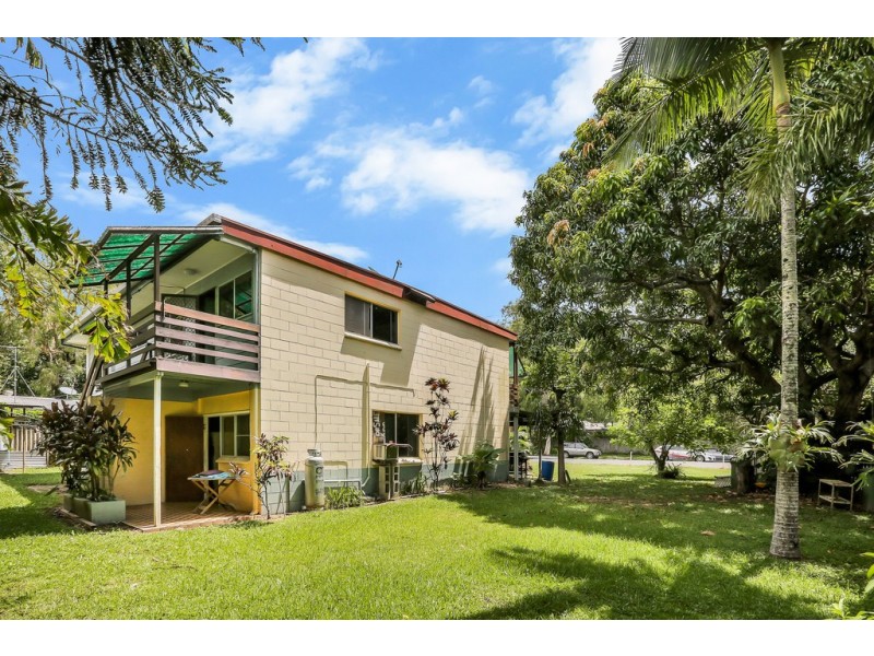 31 Endeavour Road, Clifton Beach QLD 4879