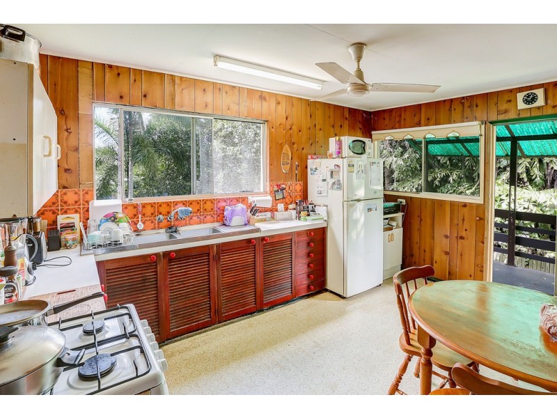 31 Endeavour Road, Clifton Beach QLD 4879