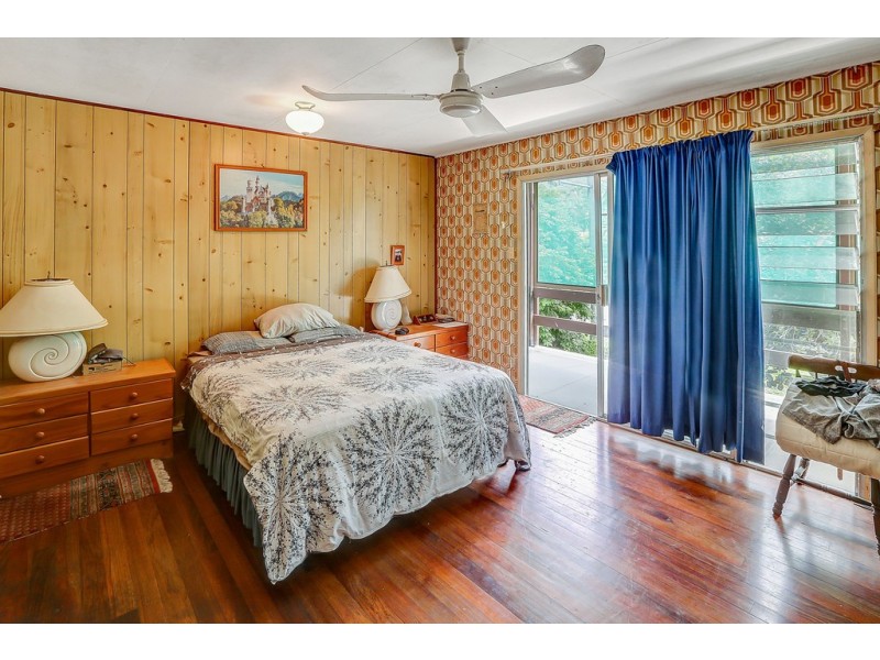 31 Endeavour Road, Clifton Beach QLD 4879