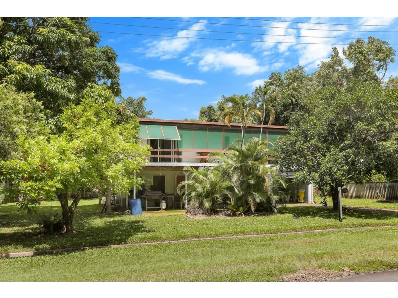 31 Endeavour Road, Clifton Beach QLD 4879