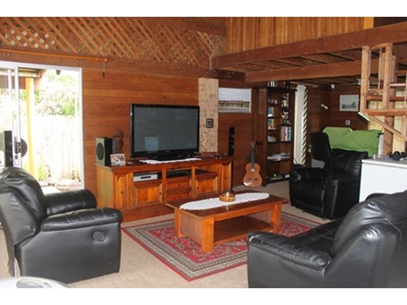 2 SAFFRON CLOSE, Holloways Beach QLD 4878