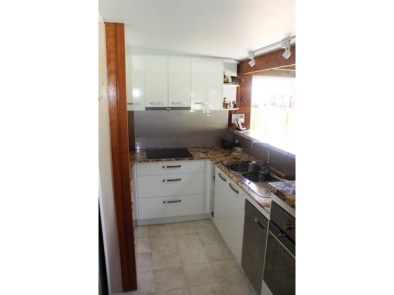 2 SAFFRON CLOSE, Holloways Beach QLD 4878