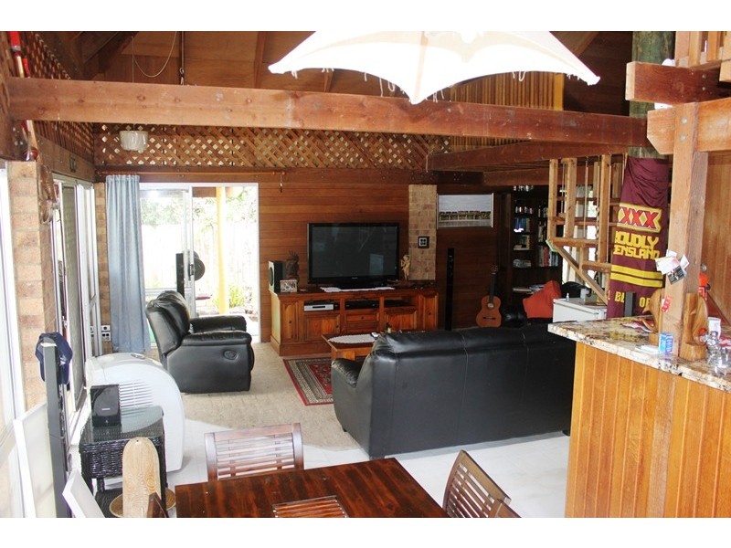 2 SAFFRON CLOSE, Holloways Beach QLD 4878