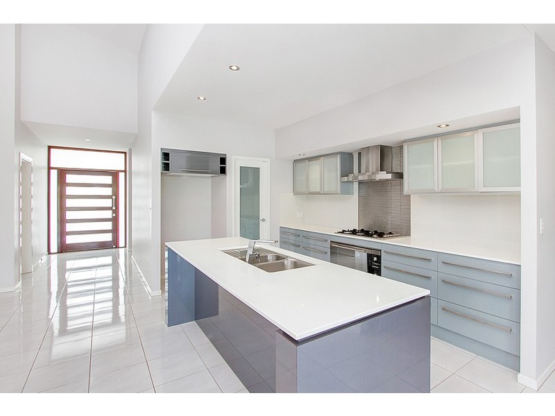 28 Fossilbrook Bend, Trinity Park QLD 4879