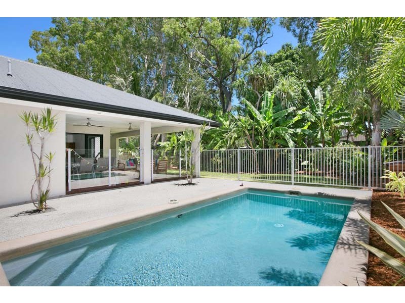 25 Lagoon Drive, Trinity Beach QLD 4879