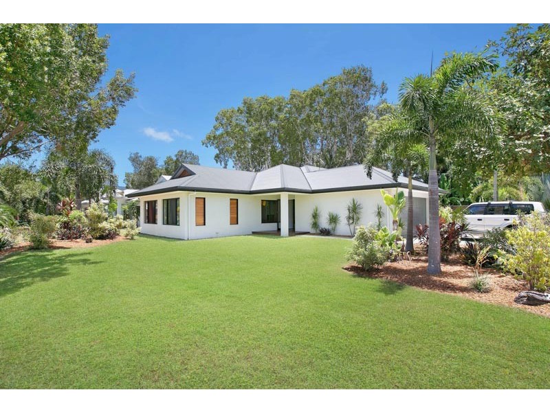 25 Lagoon Drive, Trinity Beach QLD 4879