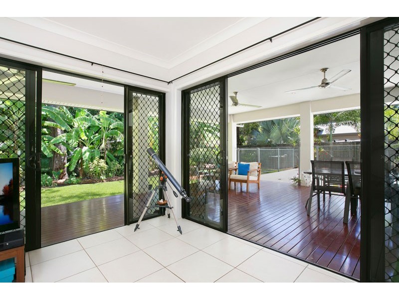 25 Lagoon Drive, Trinity Beach QLD 4879