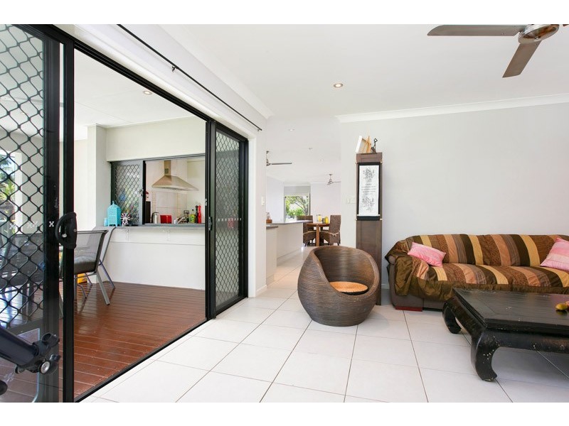 25 Lagoon Drive, Trinity Beach QLD 4879