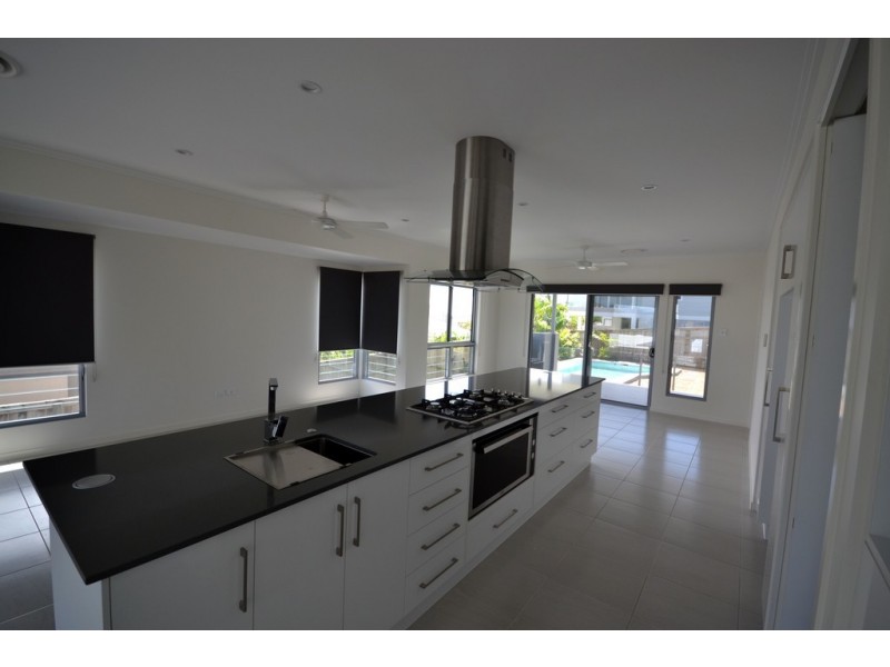 42 Catamaran Circuit, Trinity Beach QLD 4879