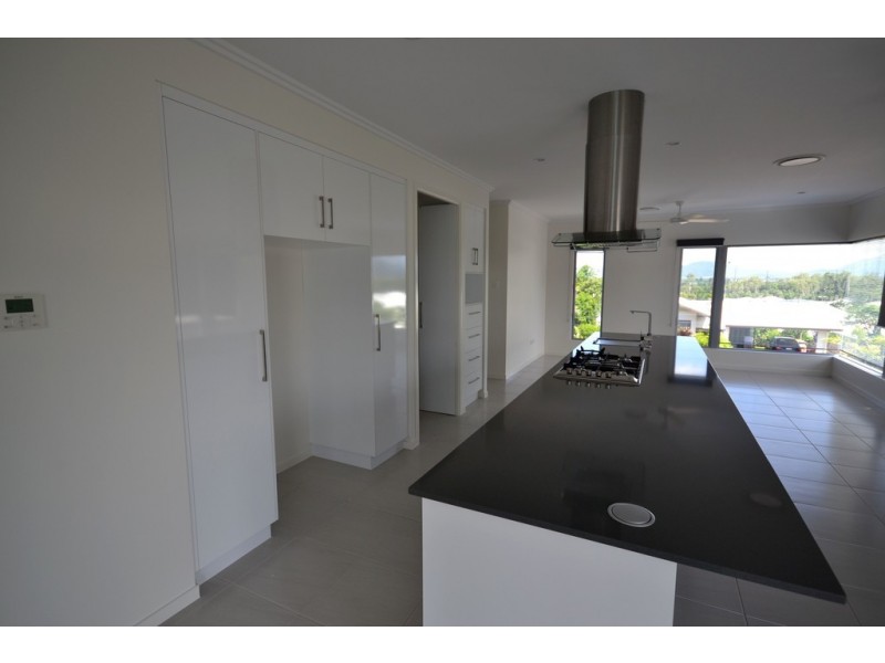 42 Catamaran Circuit, Trinity Beach QLD 4879