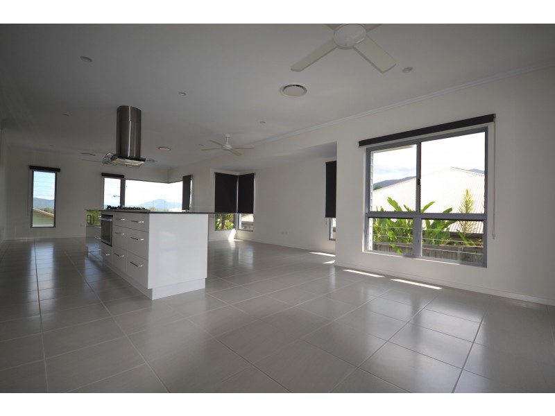42 Catamaran Circuit, Trinity Beach QLD 4879