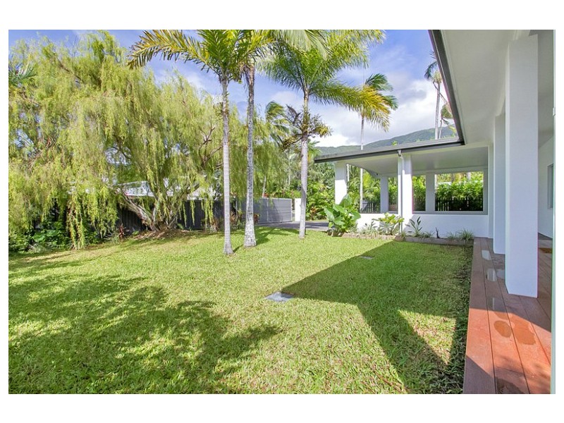 Palm Cove QLD 4879