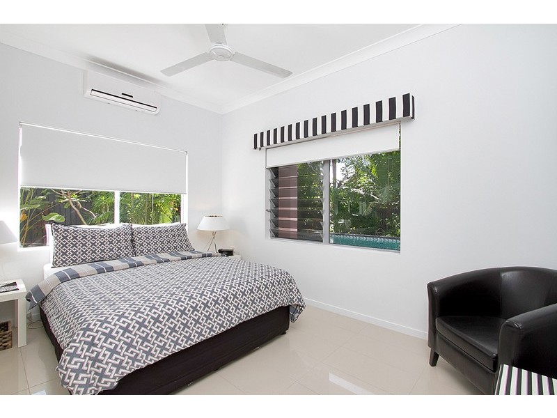 Palm Cove QLD 4879