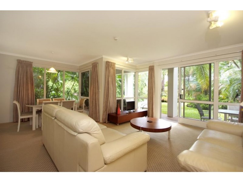 301/ 81 Coral Coast Drive, Palm Cove QLD 4879