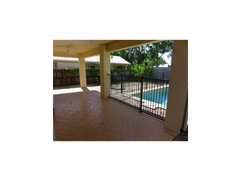 53 Cedar Road, Palm Cove QLD 4879