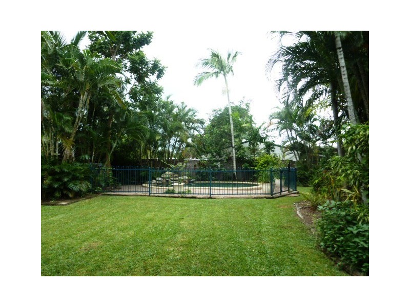 6 Conch Street, Trinity Beach QLD 4879