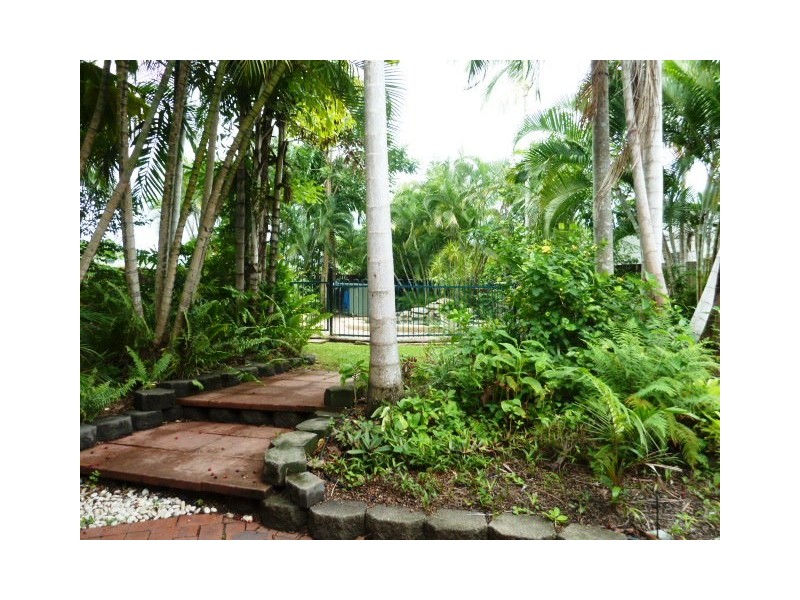 6 Conch Street, Trinity Beach QLD 4879