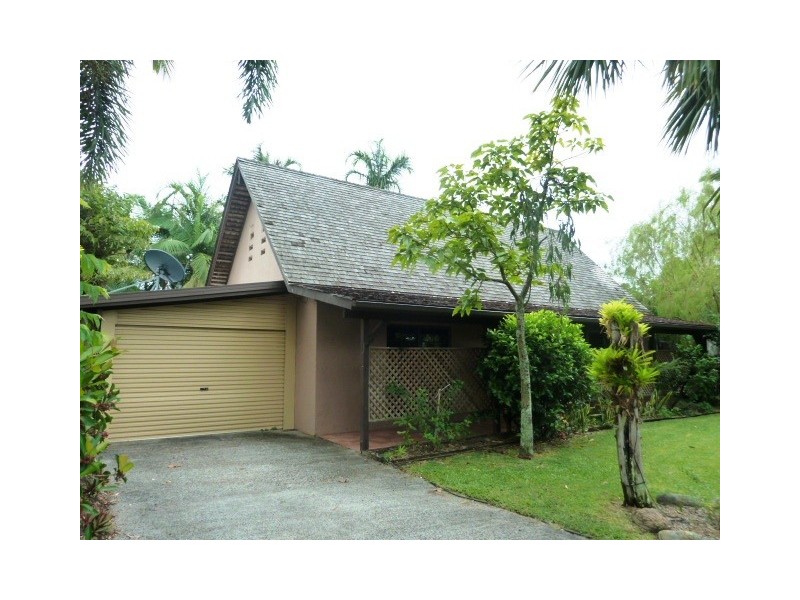 6 Conch Street, Trinity Beach QLD 4879