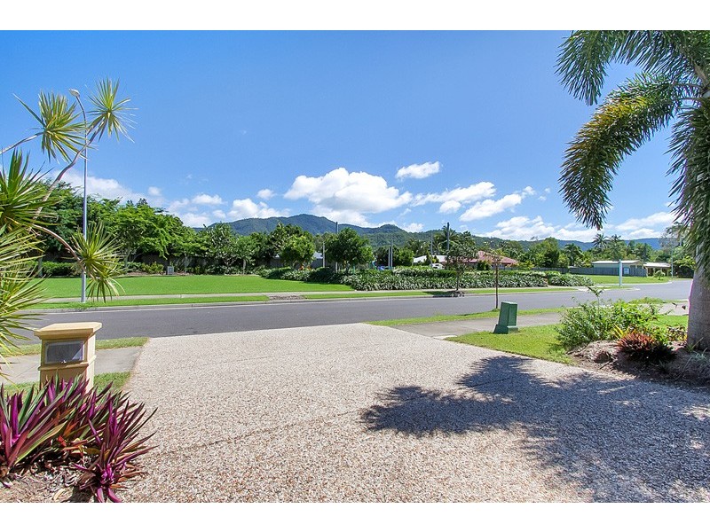 13 Seton Street, Trinity Park QLD 4879