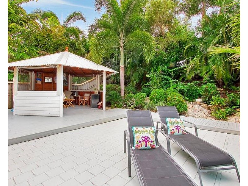 5 Palmetto Street, Palm Cove QLD 4879